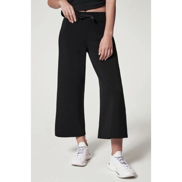 NWT Spanx Air Essentials Cropped Wide Leg Pants Petite Women’s Large Very Black - Picture 1 of 12